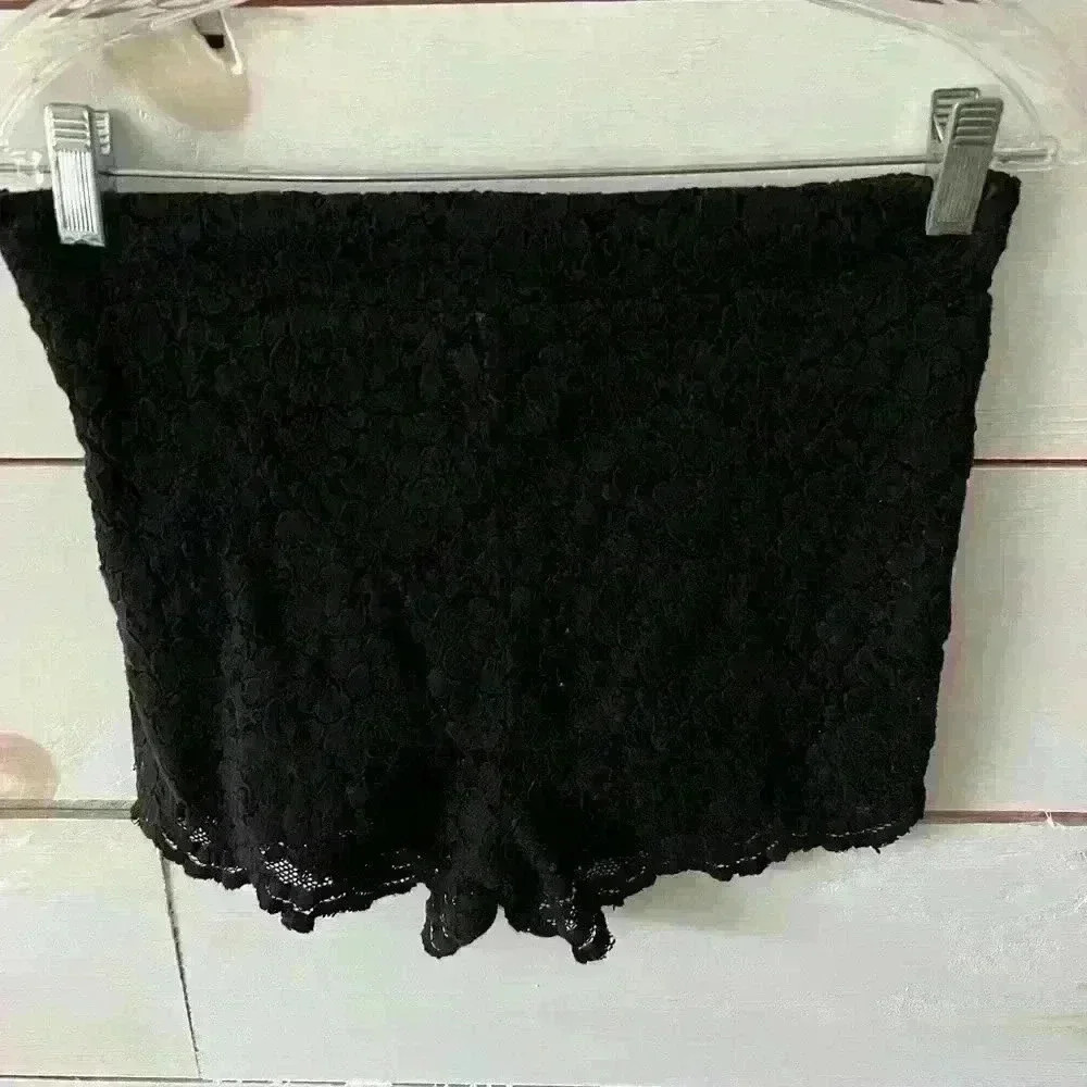 Free People black lace shorts, size 0, side zip, dressy, casual